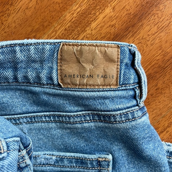 American Eagle Outfitters Blue Jeans with Distressed Details - Picture 4 of 4